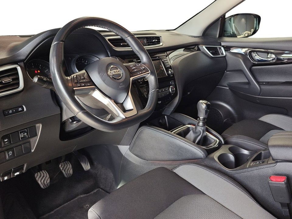 Nissan Qashqai 1,3 Dig-T 140 N-Connecta 5d