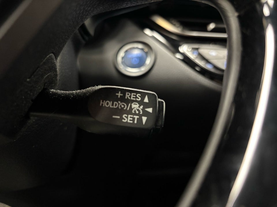 Toyota C-HR 1,8 Hybrid Selected CVT 5d