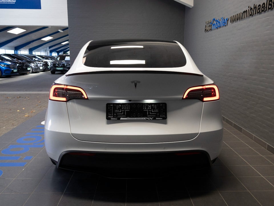 Tesla Model Y Long Range AWD 5d