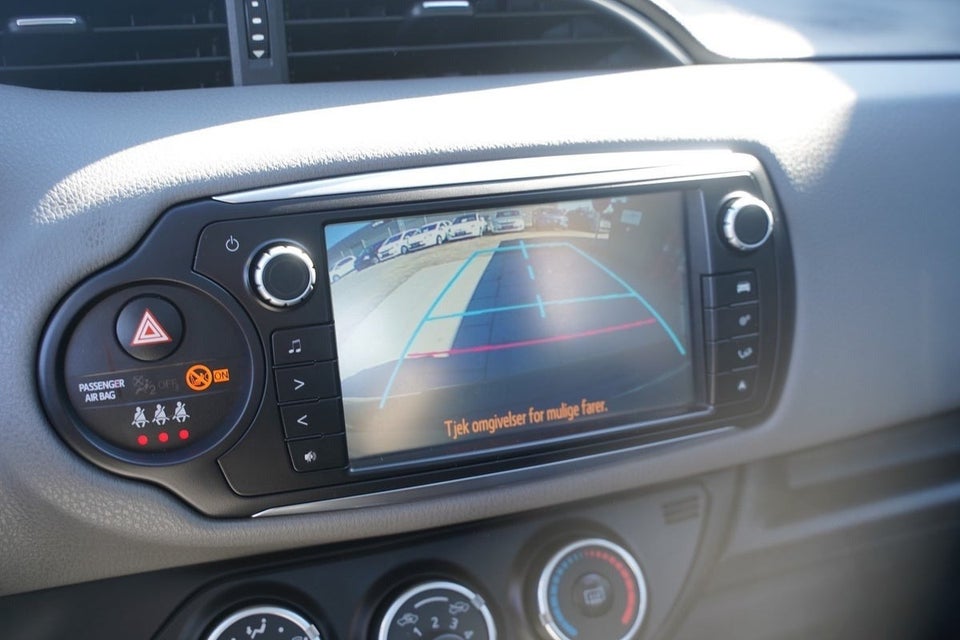 Toyota Yaris 1,3 VVT-i Skyview 5d