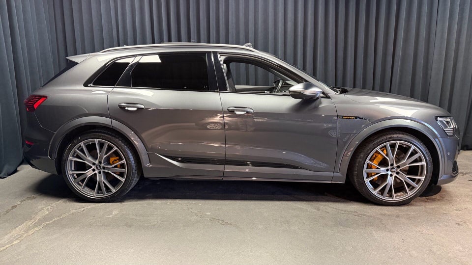 Audi e-tron S quattro 5d