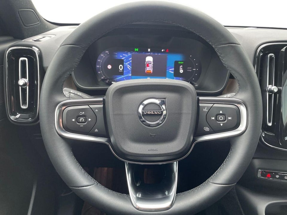 Volvo XC40 ReCharge Extended Range Core 5d