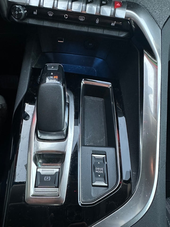 Peugeot 3008 1,6 Hybrid First Selection EAT8 5d