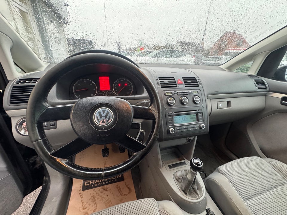 VW Touran 2,0 TDi 140 Trendline 5d
