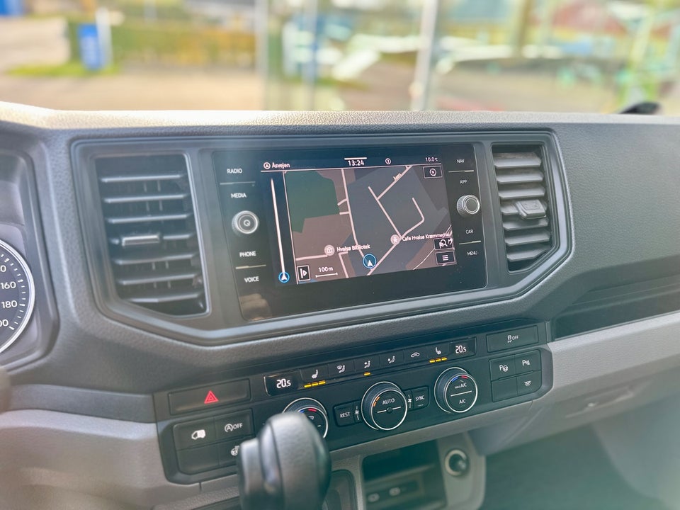 VW Crafter 35 2,0 TDi 177 Kassevogn L3H3 aut.