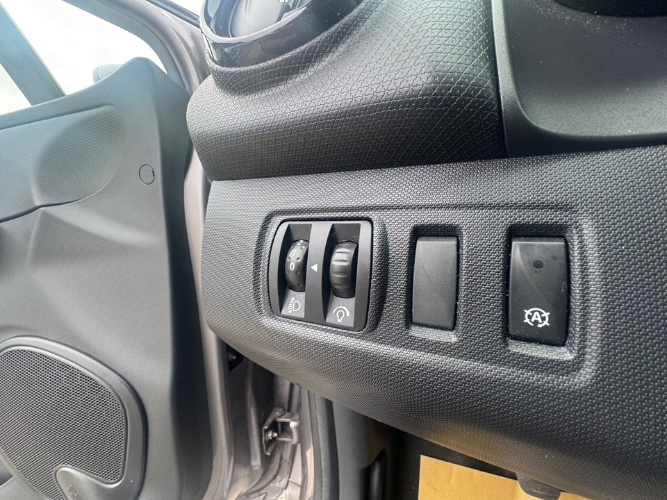 Renault Clio IV 0,9 TCe 90 Expression Sport Tourer 5d