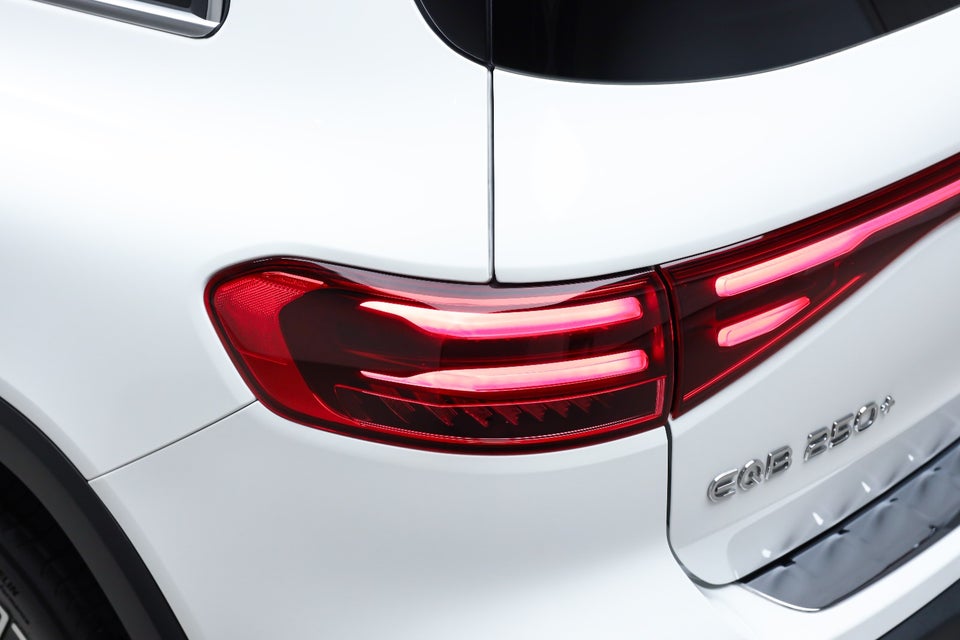 Mercedes EQB250+ AMG Advance 5d