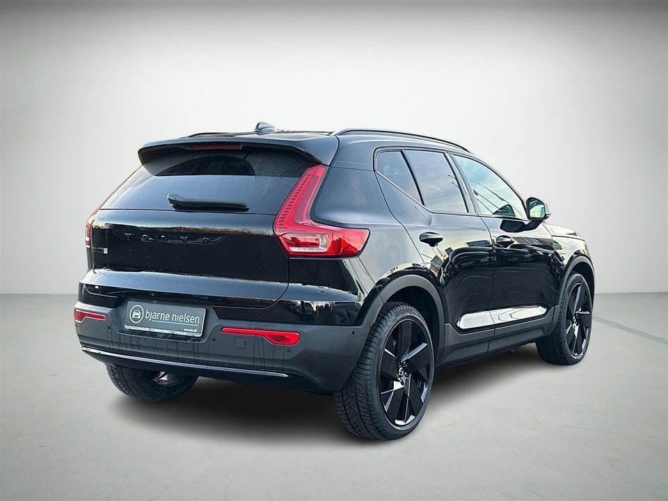 Volvo EX40 Extended Range Black Edition Excess 5d