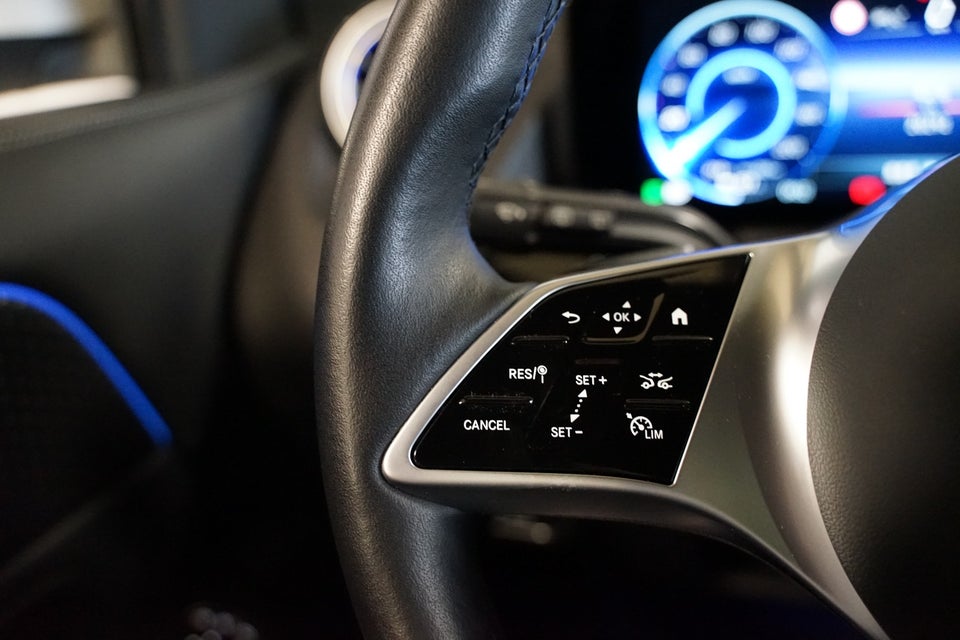 Mercedes EQA300 Progressive 4Matic 5d