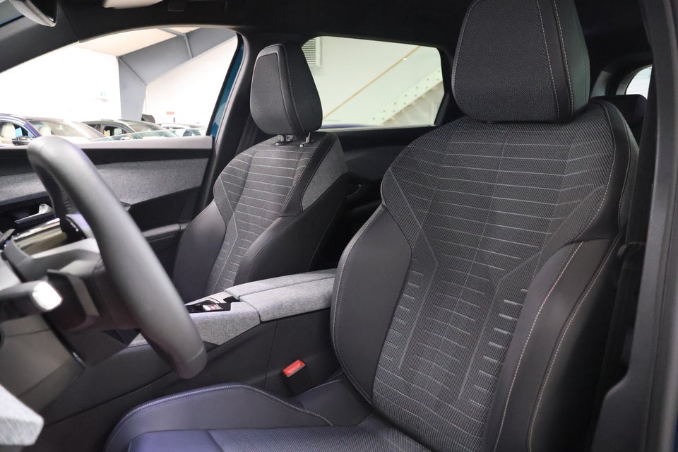 Peugeot e-5008 77 Allure Pack 7prs 5d