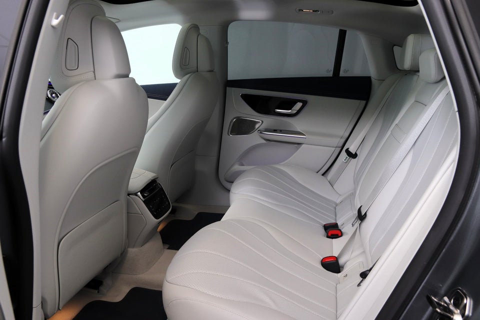 Mercedes EQE350 AMG Line 4d