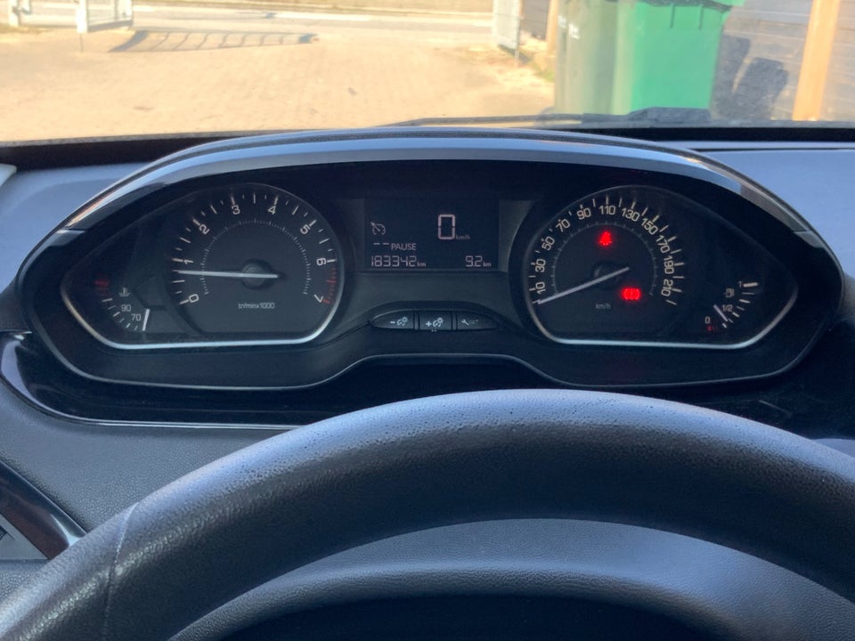 Peugeot 208 1,2 VTi 82 Allure 5d