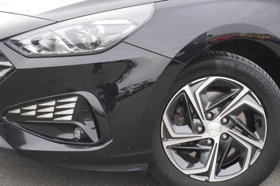 Hyundai i30 1,0 T-GDi Essential stc. DCT 5d