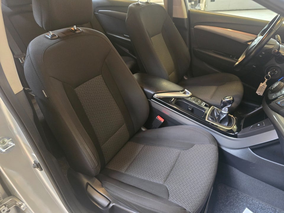 Hyundai i40 1,6 GDi Comfort 4d