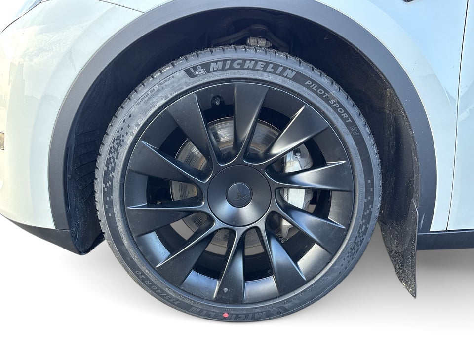 Tesla Model Y Long Range AWD 5d