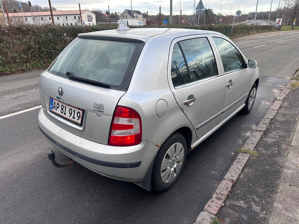 Skoda Fabia 1,4 16V 75 Ambiente 5d