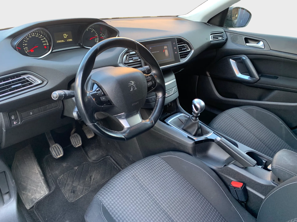 Peugeot 308 1,5 BlueHDi 130 Active SW 5d