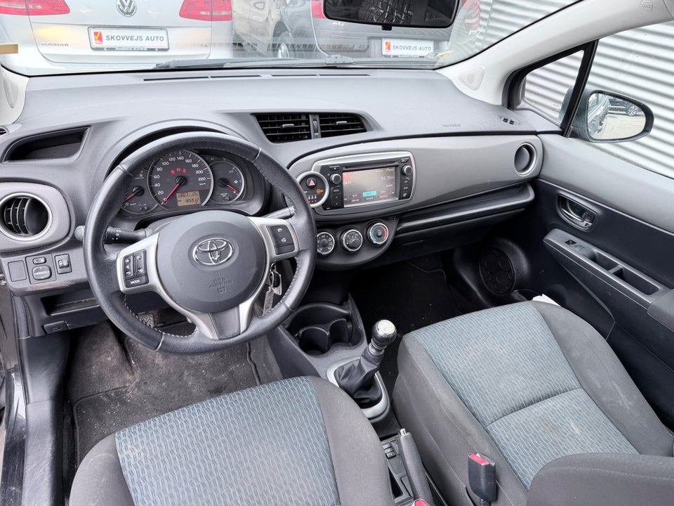 Toyota Yaris 1,3 VVT-i T2 5d
