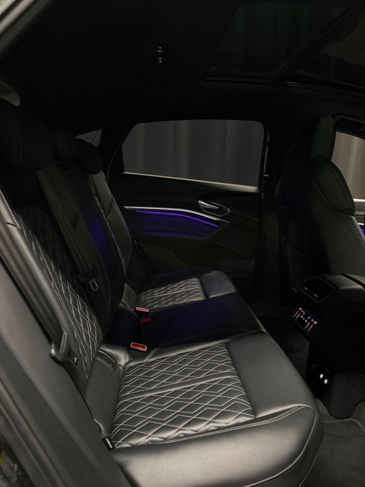 Audi e-tron 55 S-line Sportback quattro 5d