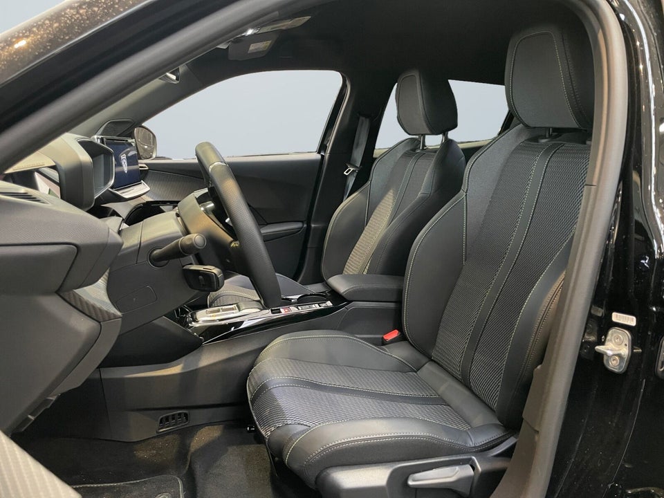 Peugeot e-2008 54 GT 5d
