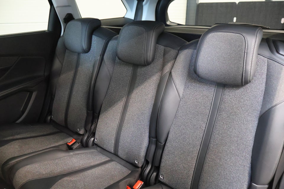 Peugeot 5008 1,5 BlueHDi 130 Allure 7prs 5d