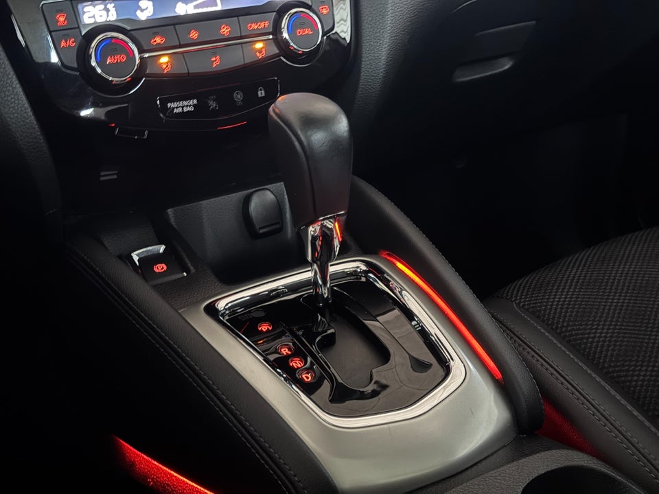 Nissan Qashqai 1,6 dCi 130 Tekna X-tr. 5d