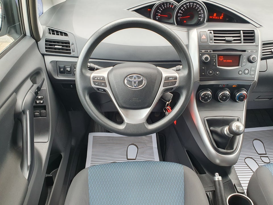 Toyota Verso 1,6 VVT-i T1 5d