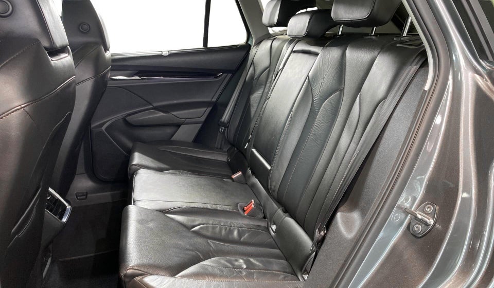 Skoda Enyaq 60 iV Suite 5d