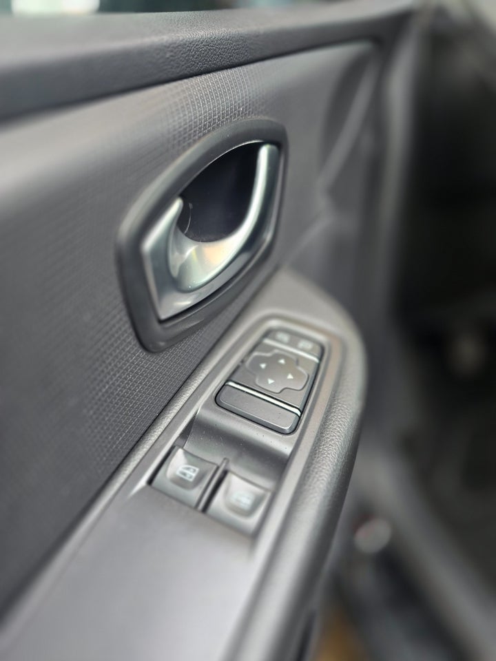 Renault Clio IV 0,9 TCe 90 Expression Sport Tourer 5d