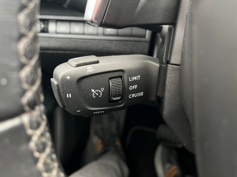 Peugeot 3008 1,6 Hybrid Selection EAT8 5d