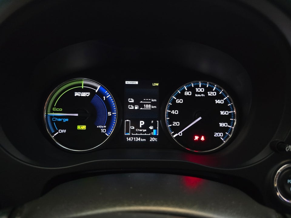 Mitsubishi Outlander 2,4 PHEV Intro Edition CVT 4WD 5d