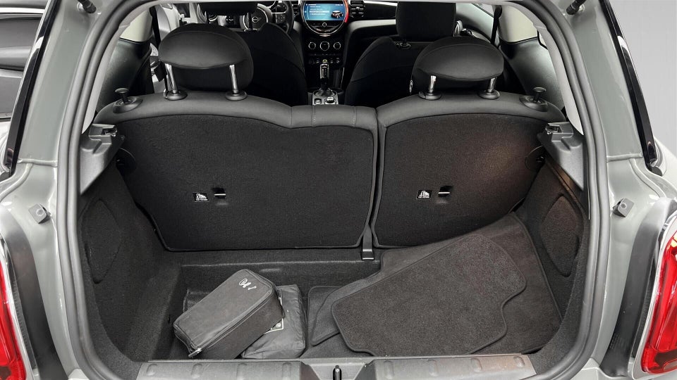 MINI Cooper SE Essential 3d