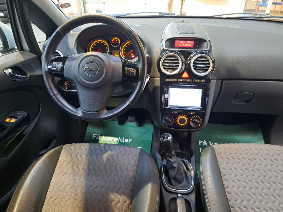 Opel Corsa 1,2 16V Cosmo 5d
