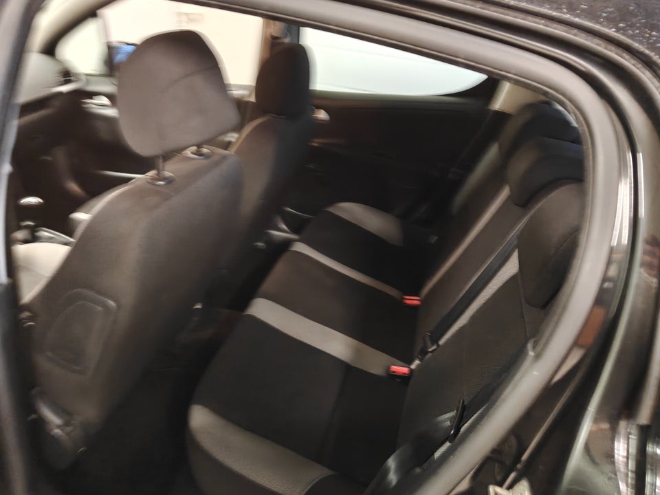 Peugeot 207 1,4 Comfort+ 5d