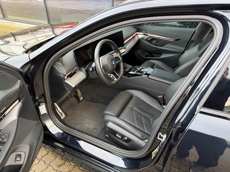 BMW i5 eDrive40 M-Sport 4d