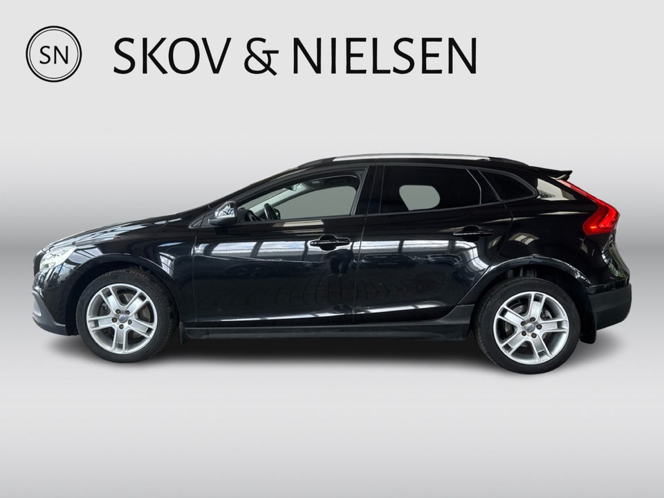 Volvo V40 CC 2,0 D3 150 Summum aut. 5d