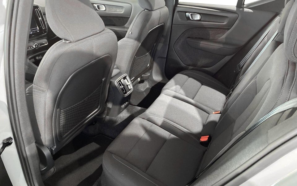 Volvo EX40 Extended Range Plus 5d