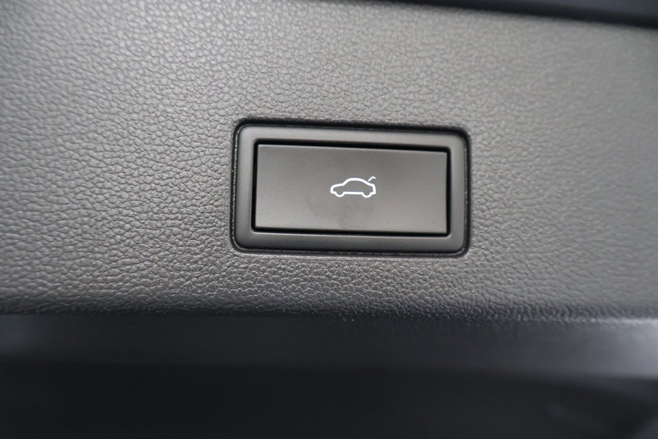 VW Golf VIII 1,5 eTSi 150 Style Variant DSG 5d