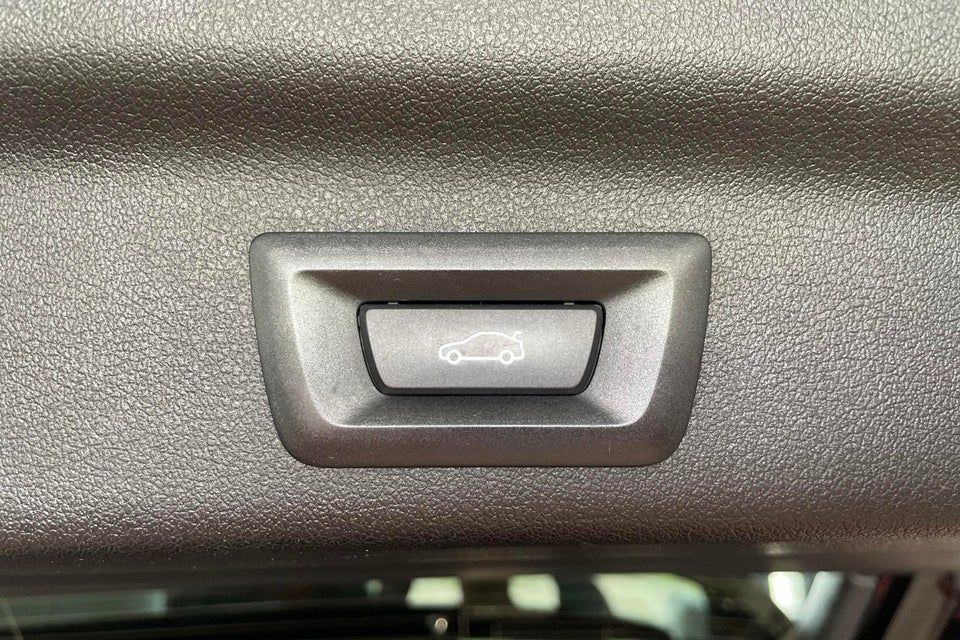 BMW iX1 eDrive20 X-Line 5d