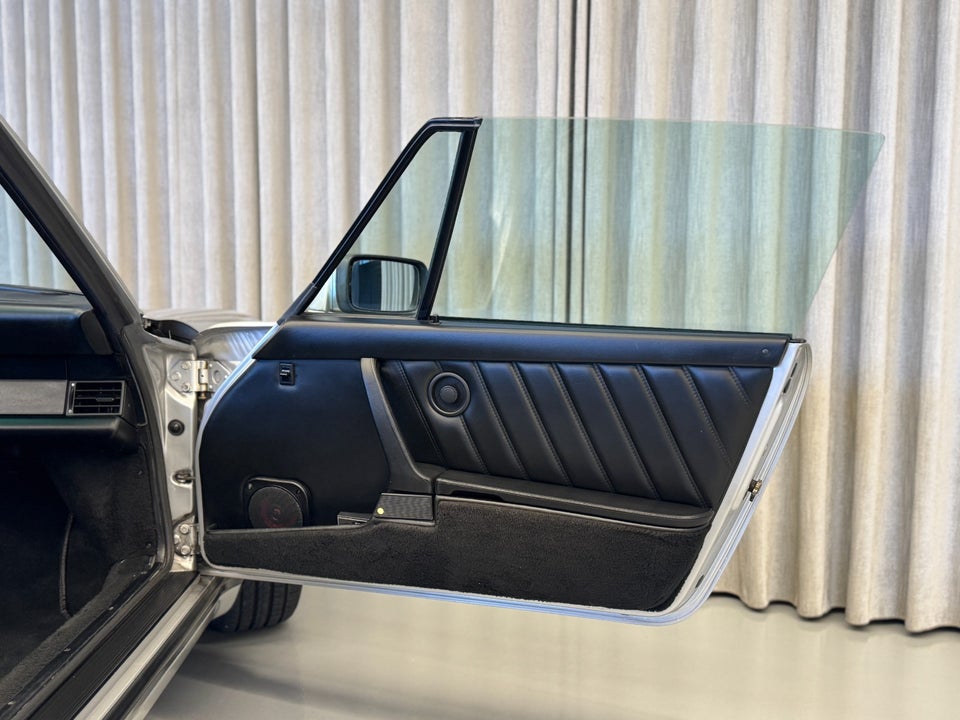 Porsche 911 3,2 Carrera Cabriolet 2d