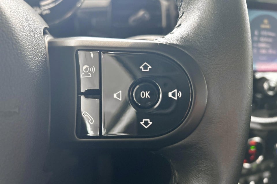 MINI Cooper SE Essential 3d