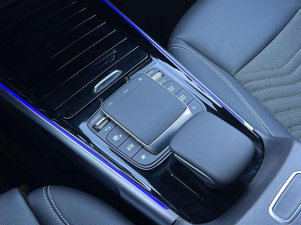 Mercedes EQB300 Progressive 4Matic 7prs 5d