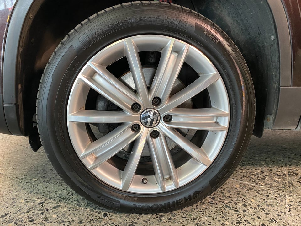 VW Tiguan 2,0 TDi 140 Sport & Style DSG 4Motion 5d