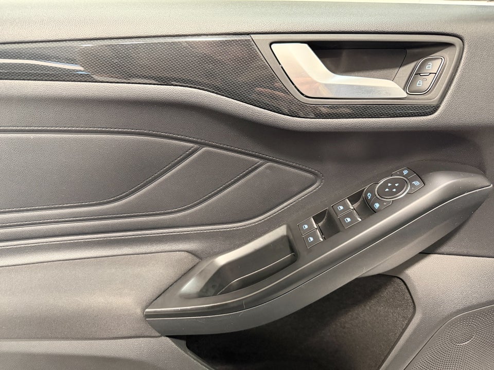 Ford Focus 1,0 EcoBoost ST-Line 5d