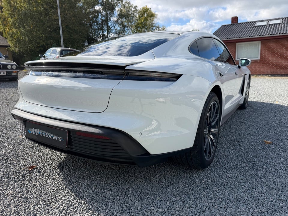 Porsche Taycan Performance+ 4d