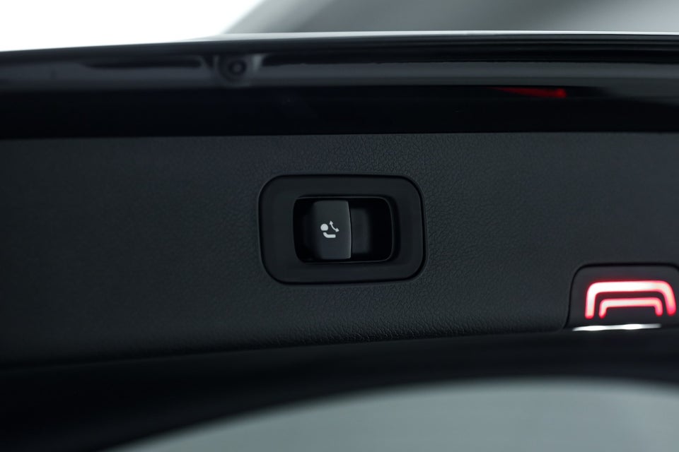 Mercedes E300 e 2,0 AMG Line stc. aut. 5d