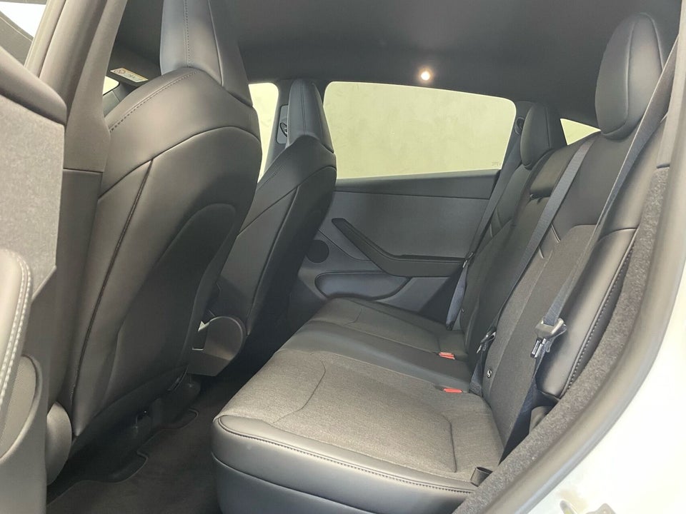 Tesla Model Y RWD 5d