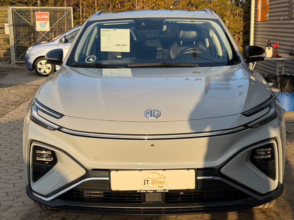 MG Marvel R Luxury 5d