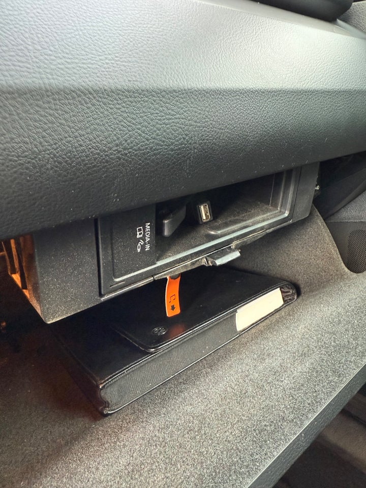 VW Passat 2,0 TDi 140 Highline Variant DSG BMT 5d