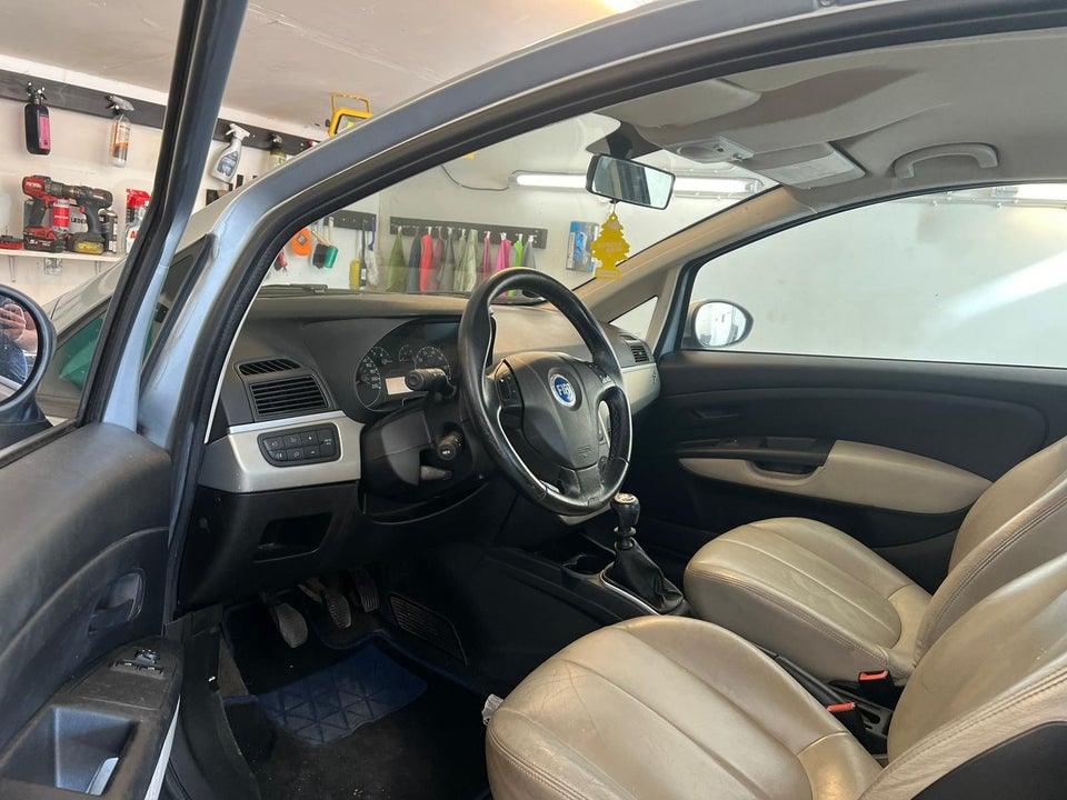 Fiat Punto 1,4 Dynamic 95 3d